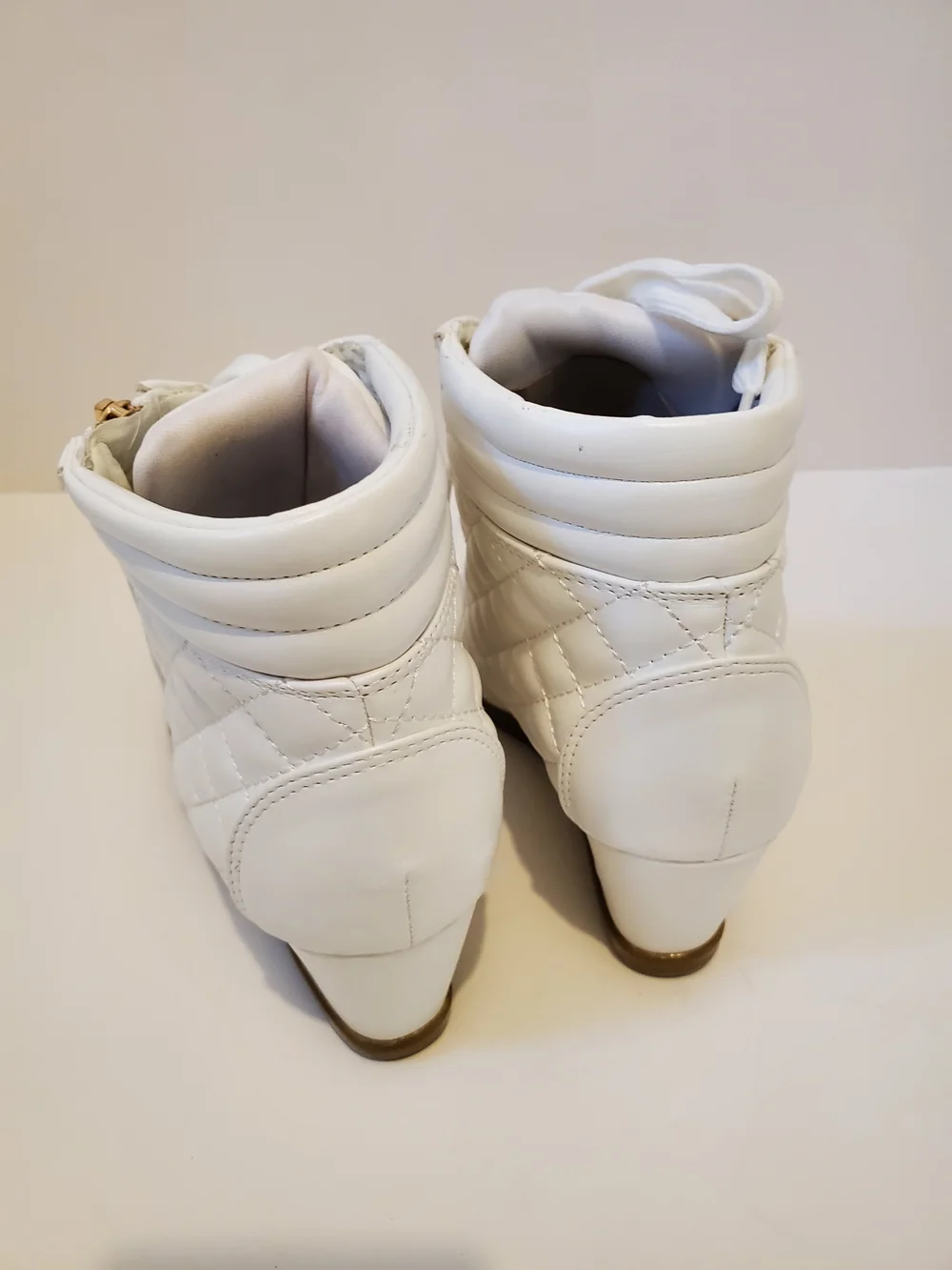 N/A stylish white